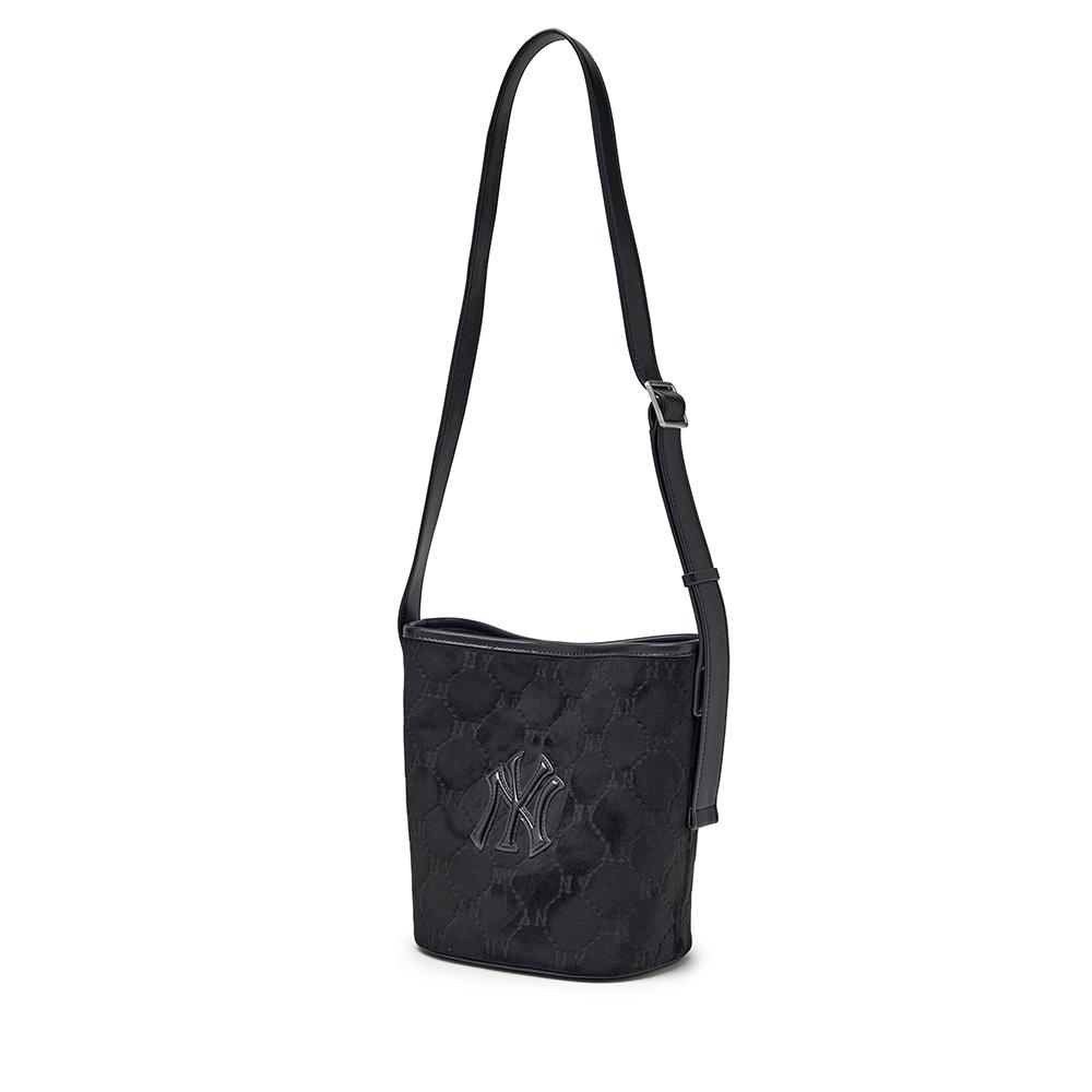 กระเป๋าบัคเก็ต Dia Monogram Suede Bucket Bag New York Yankees