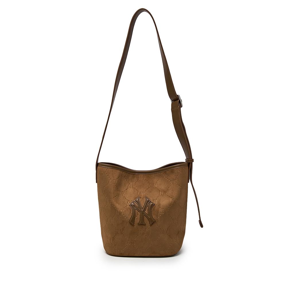 กระเป๋าบัคเก็ต Dia Monogram Suede Bucket Bag New York Yankees