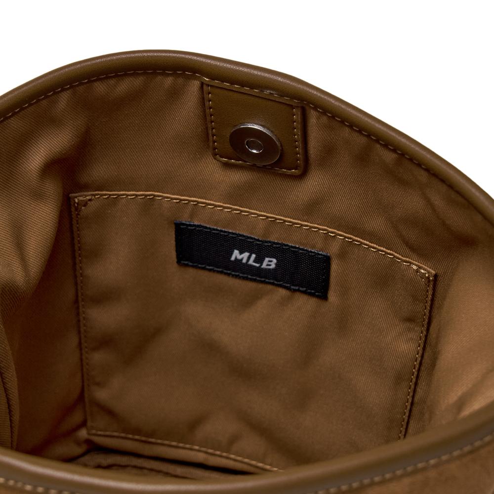 กระเป๋าบัคเก็ต Dia Monogram Suede Bucket Bag New York Yankees