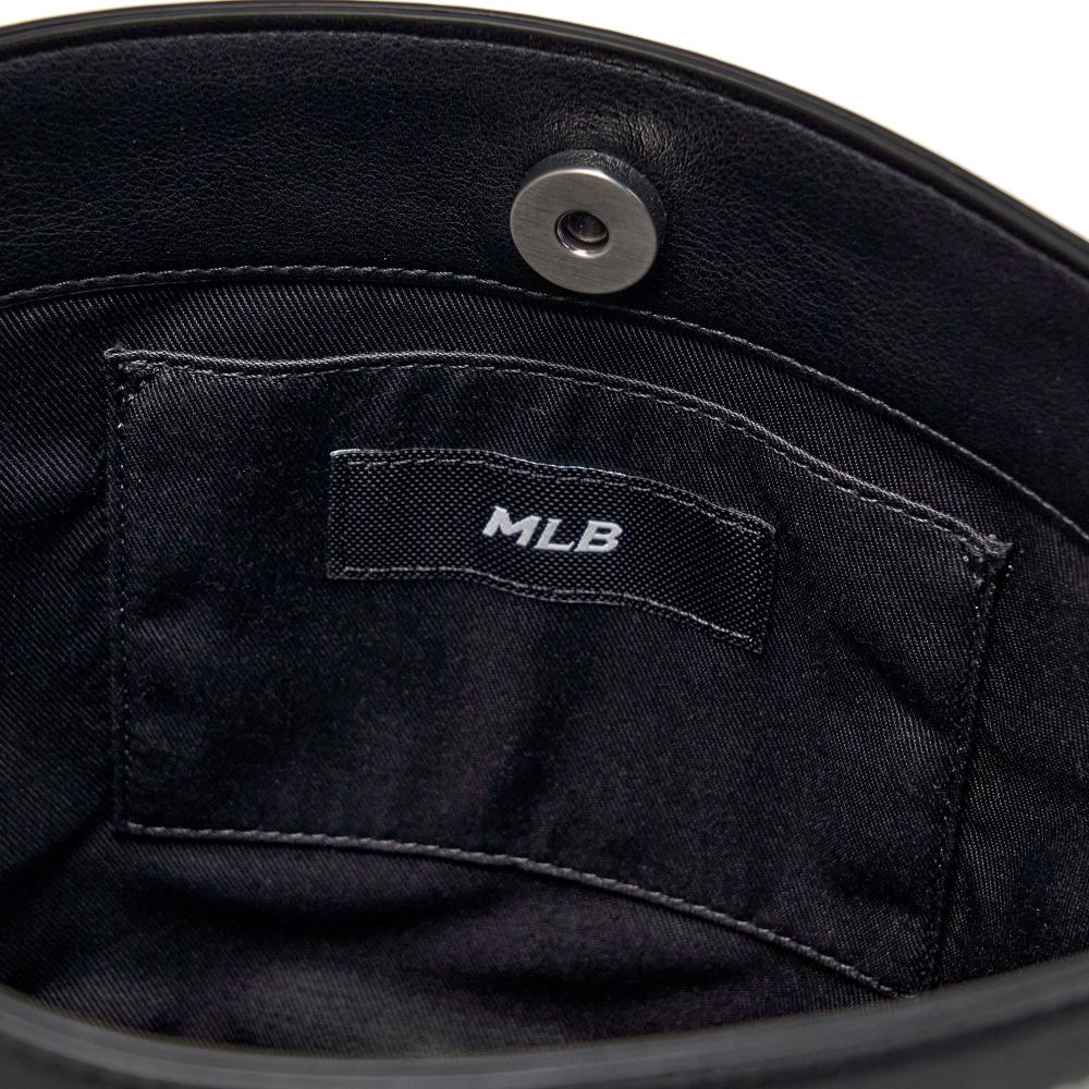 กระเป๋าทรงบัคเก็ต Classic Monogram Embo Bucket Bag New York Yankees