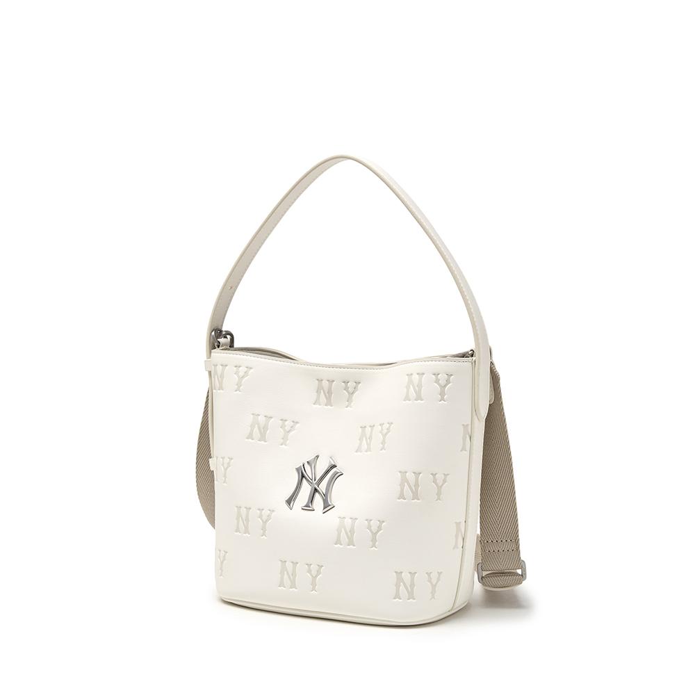 กระเป๋าทรงบัคเก็ต Classic Monogram Embo Bucket Bag New York Yankees
