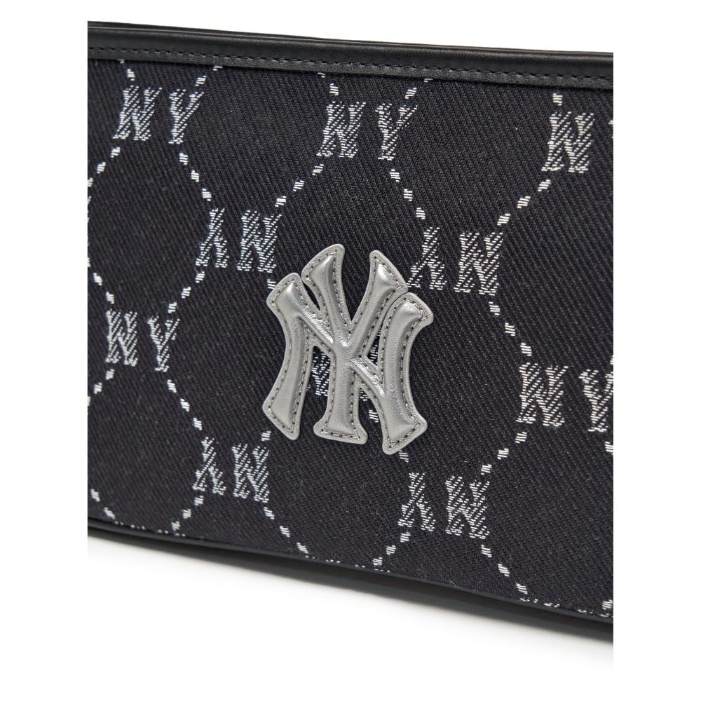 กระเป๋าทรงโฮโบ Diamond Monogram Jqd Mini Hobo Bag New York Yankees