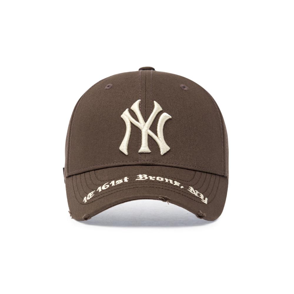 Gothic Adress Structured Ball Cap New York Yankees
