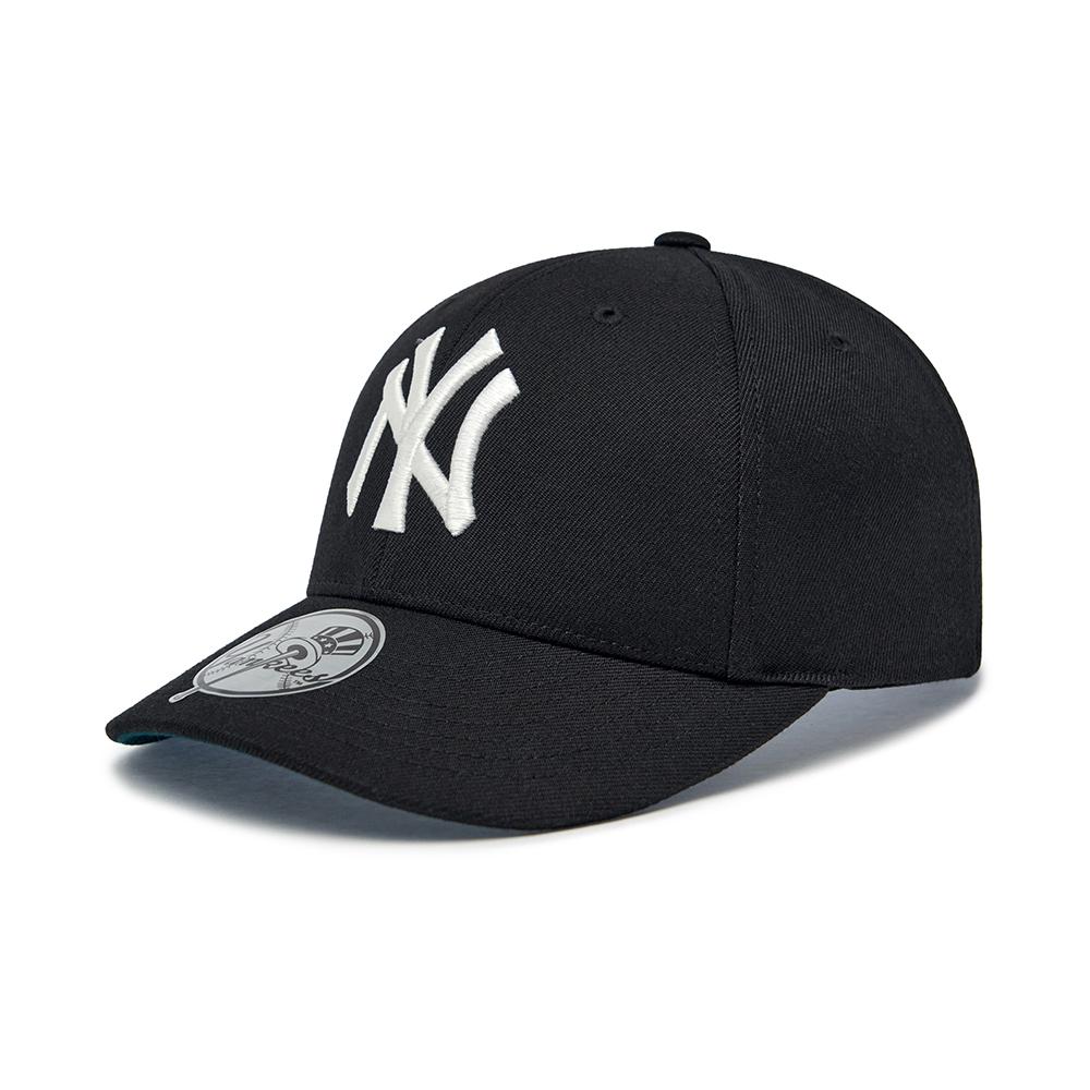 Signature Cursive Structured Ballcap New York Yankees