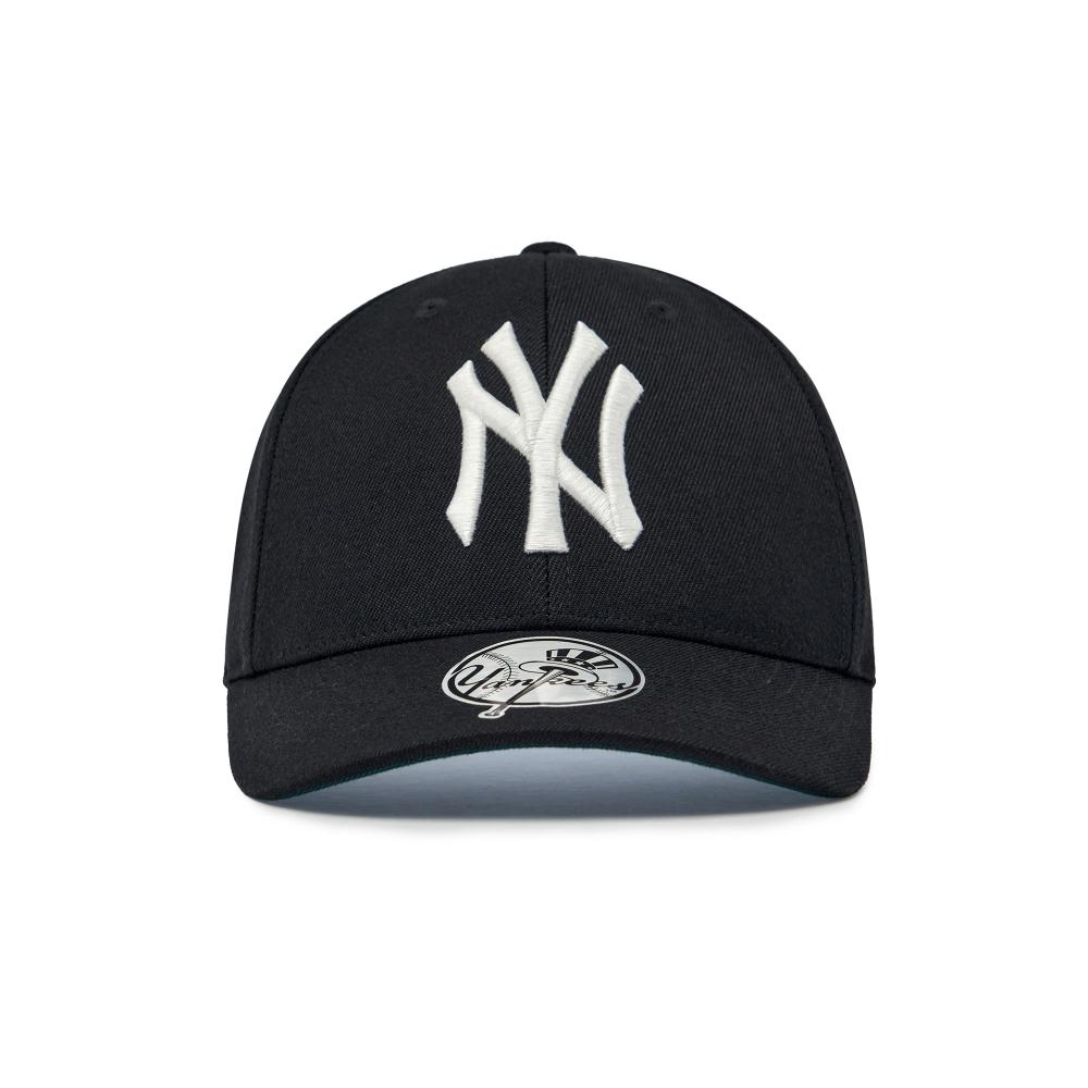 Signature Cursive Structured Ballcap New York Yankees