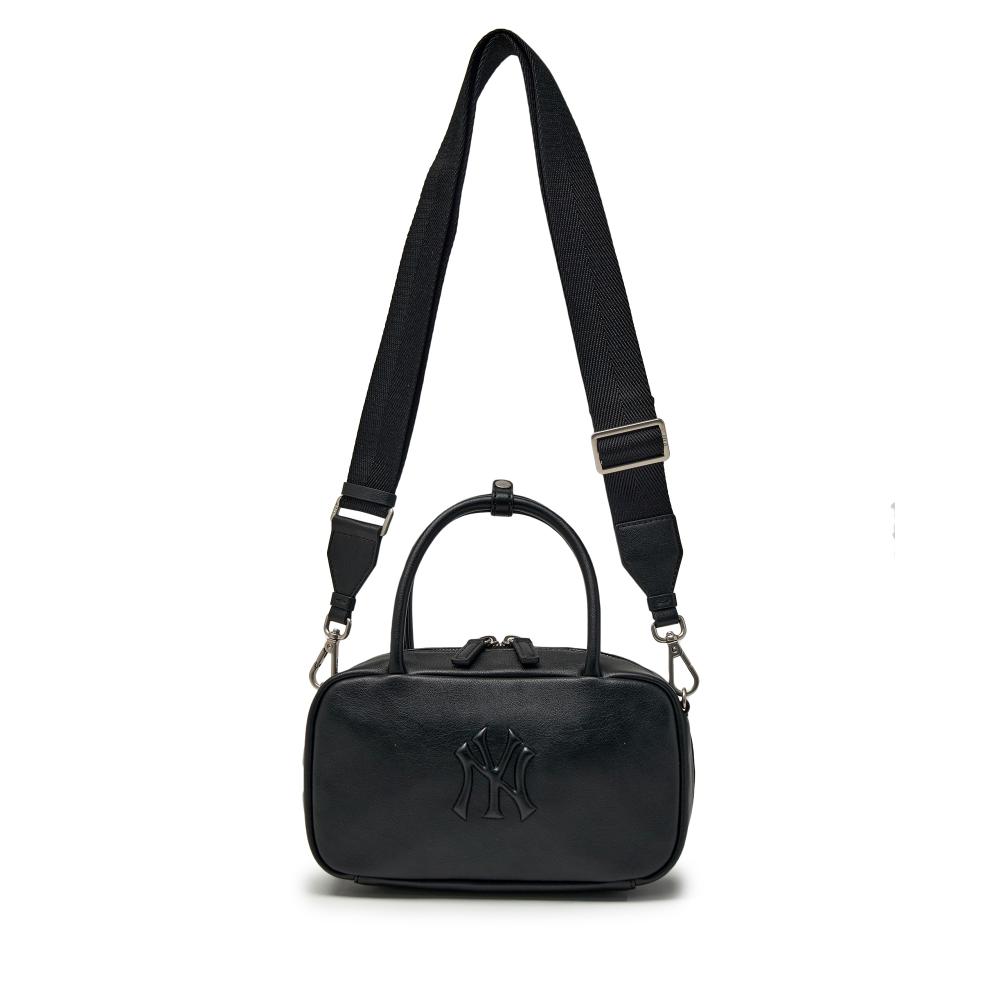 กระเป๋าสะพายข้าง Basic Vintage Logo Cross Bag New York Yankees