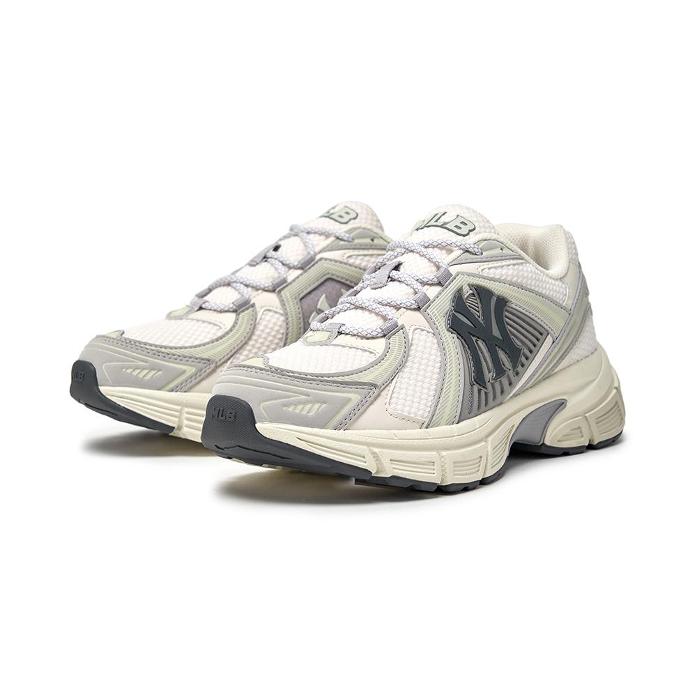 รองเท้าผ้าใบ Trophy Runner Nubuck New York Yankees