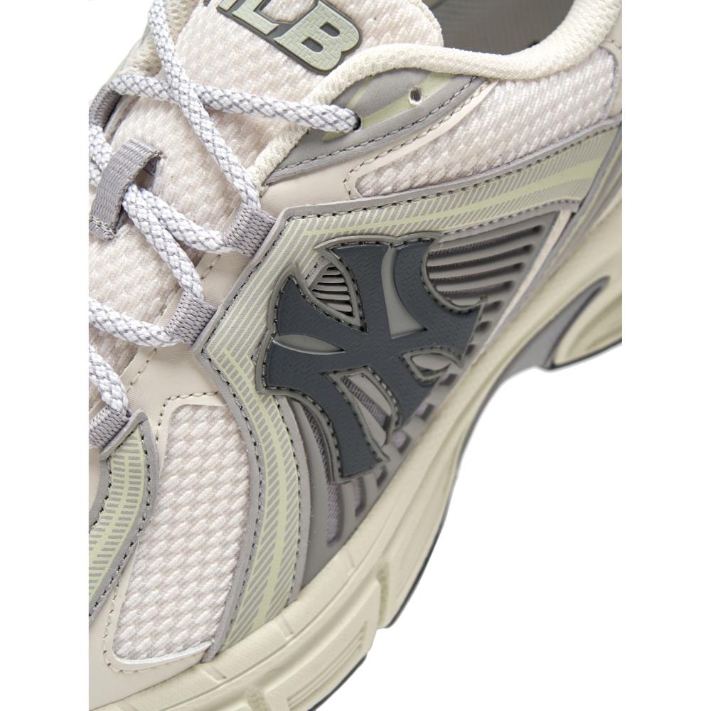 รองเท้าผ้าใบ Trophy Runner Nubuck New York Yankees