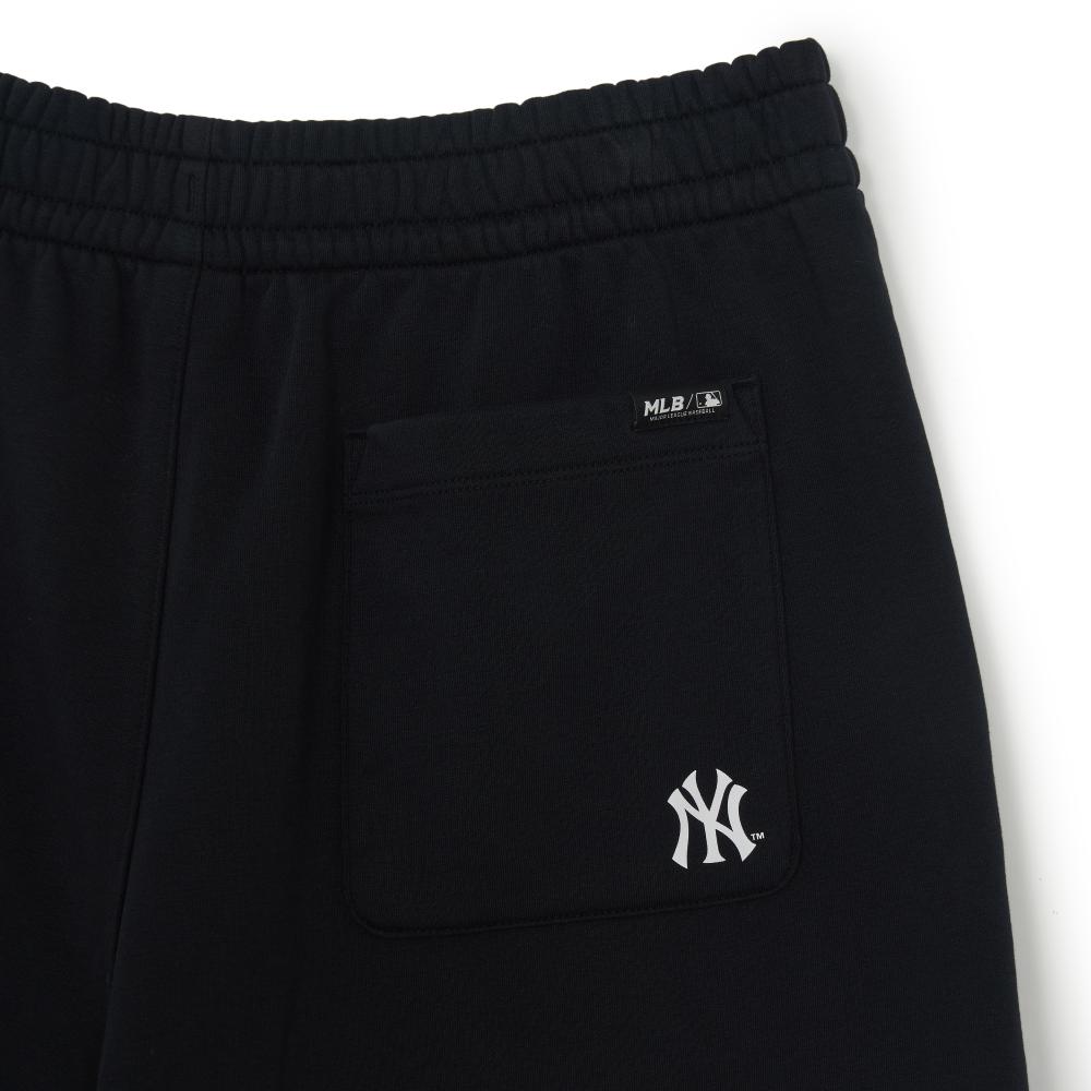 Varsity Demage Cursive Washing 9In Shorts New York Yankees