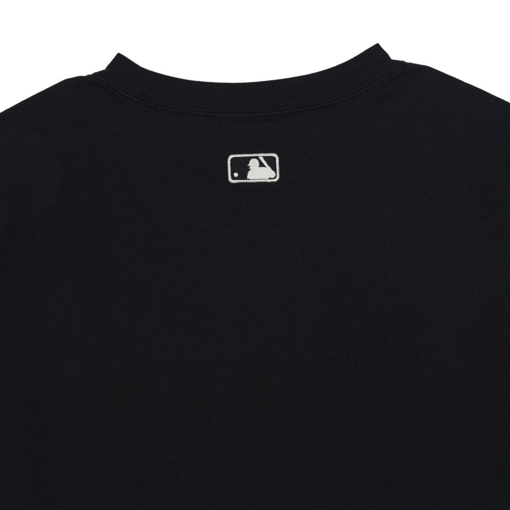 เสื้อยืด Mega Bear Front Graphic Over Fit T-Shirts Boston Red Sox
