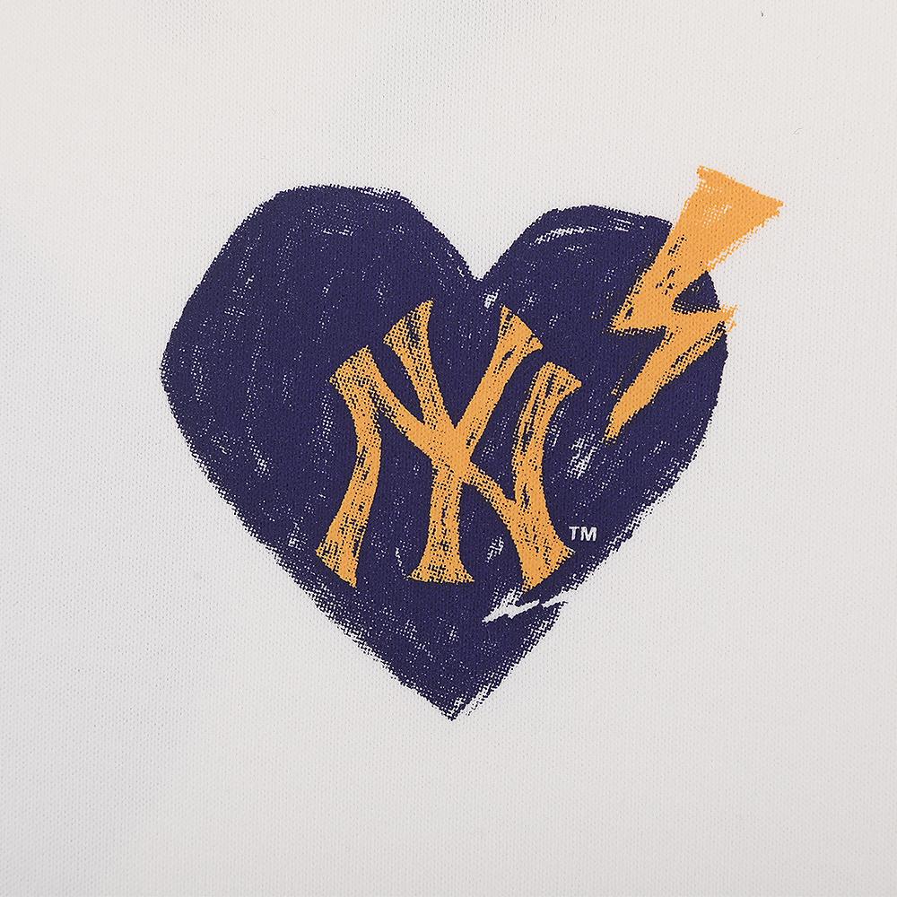 เสื้อยืด Heart Over Fit T-Shirts New York Yankees