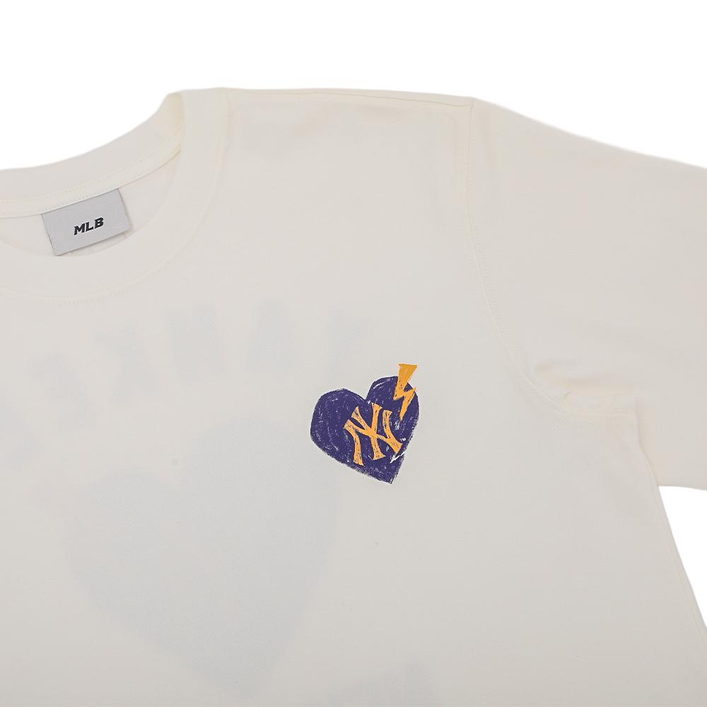เสื้อยืด Heart Over Fit T-Shirts New York Yankees