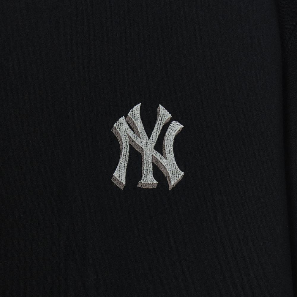 เสื้อยืด Classic Monotive Over Fit T-Shirts New York Yankees