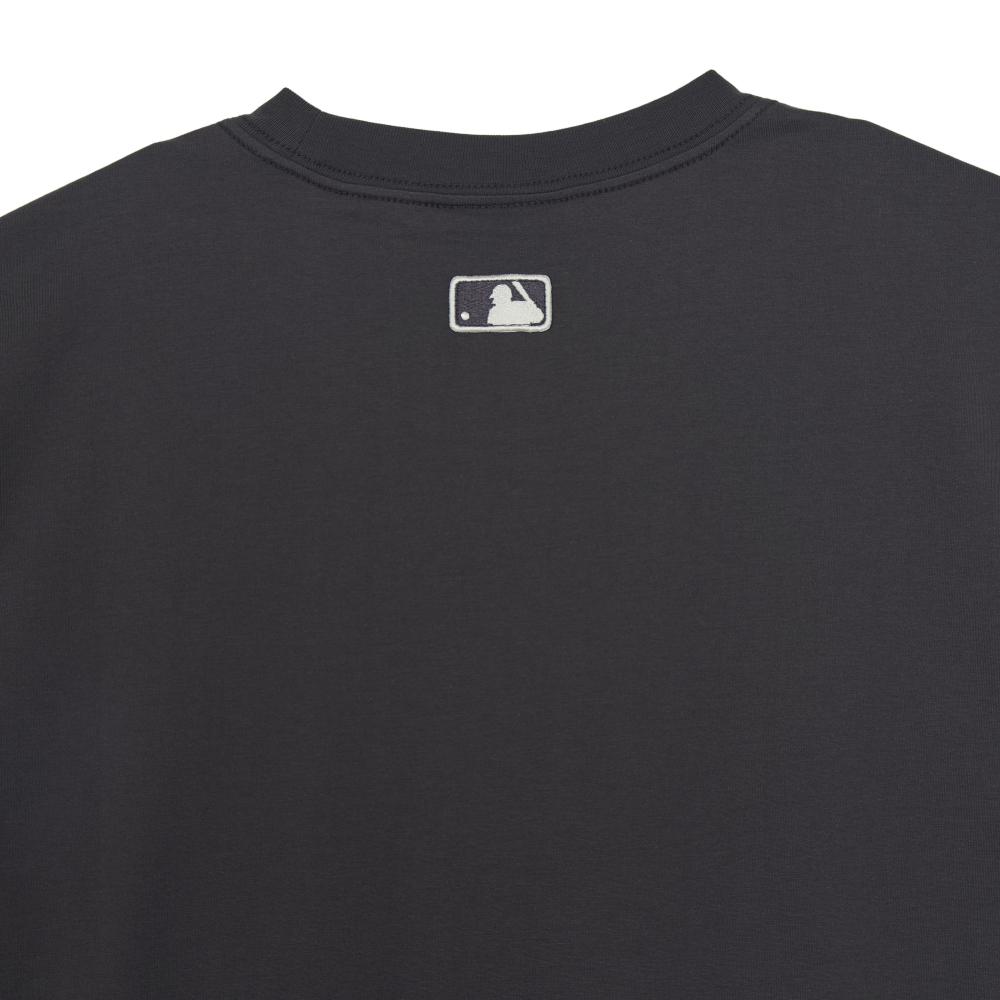 เสื้อยืด Drawing Graphic Over Fit T-Shirts Boston Red Sox