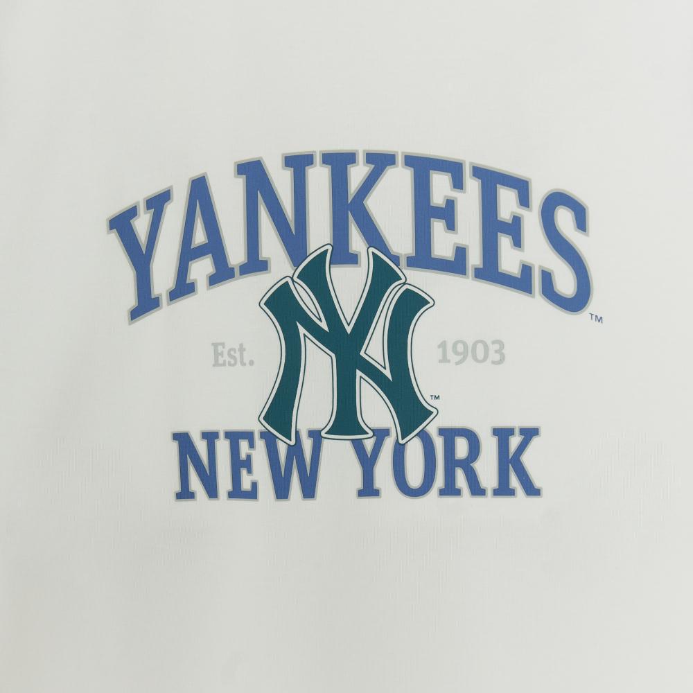 เสื้อยืด Varsity Sportive Over Fit T-Shirts New York Yankees