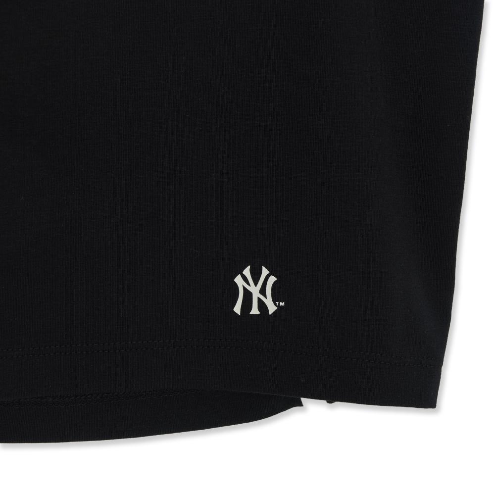 Sportive Cursive Sleeveless T-Shirts New York Yankees