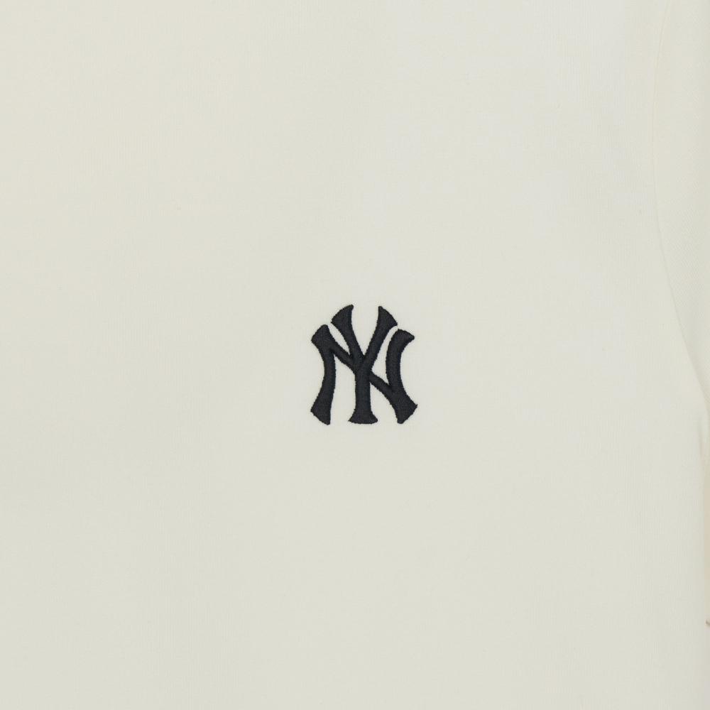 เสื้อยืด Basic Small Logo Slim Fit T-Shirts New York Yankees