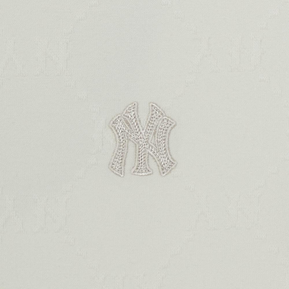 เสื้อยืด Women's Dia Monogram Tonal Jaquard Crop T-Shirts New York Yankees
