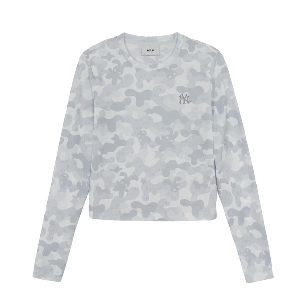 เสื้อยืดแขนยาว Women's Camo Monogram Slim Crop Long Sleeve T-Shirts New York Yankees