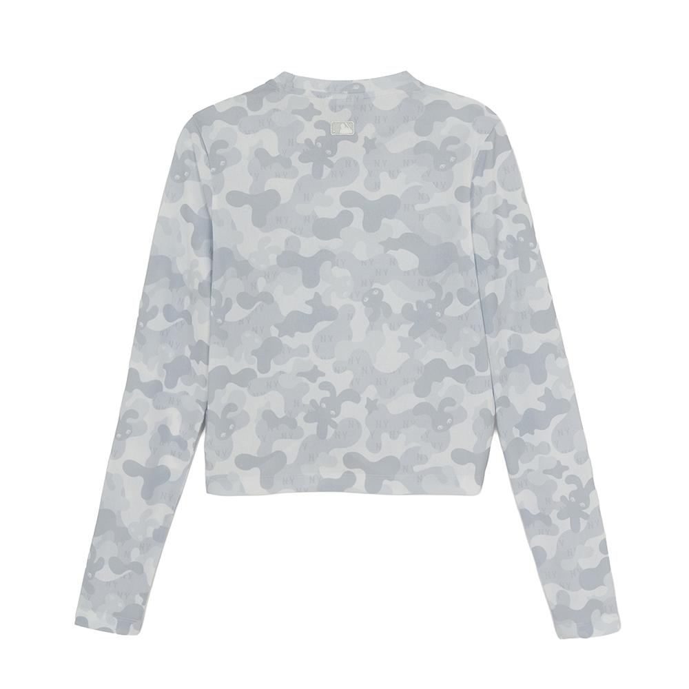 เสื้อยืดแขนยาว Women's Camo Monogram Slim Crop Long Sleeve T-Shirts New York Yankees