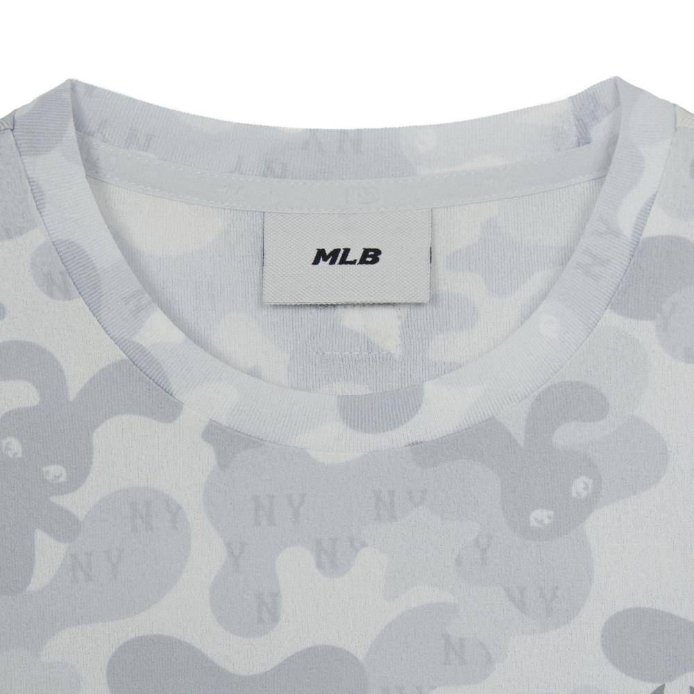 เสื้อยืดแขนยาว Women's Camo Monogram Slim Crop Long Sleeve T-Shirts New York Yankees