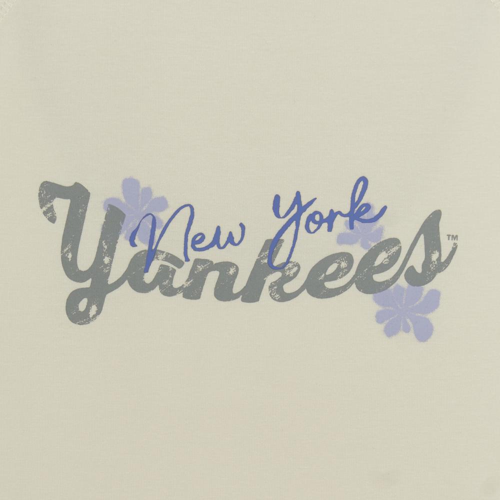 Women's Flower Graphic T-Shirts New York Yankees