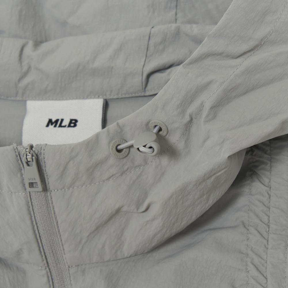 เสื้อกันลม Women's Gorpcore Glossy Shirring Windbreaker New York Yankees