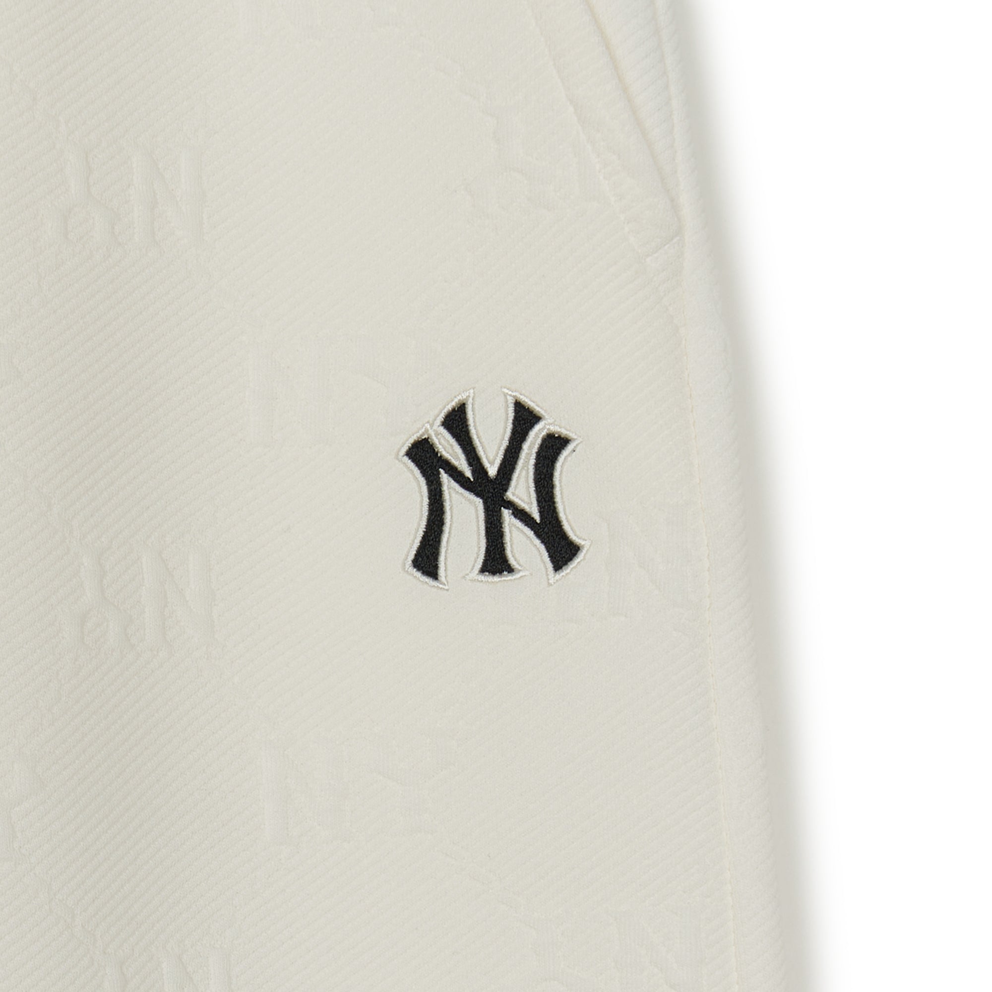 กางเกงขาสั้น Tone-On-Tone Jacquard Dia Monogram 7" Shorts New York Yankees