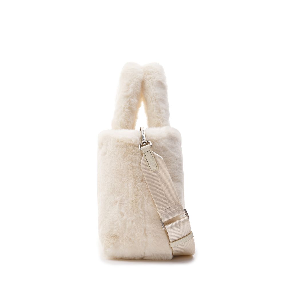 Forever21 Faux Fur Coin Purse (€5,69) ❤ liked on Polyvore featuring bags,  wallets, light pink, forever 21, light pink bag, kiss… | Faux fur bag, Coin  purse, Fur bag