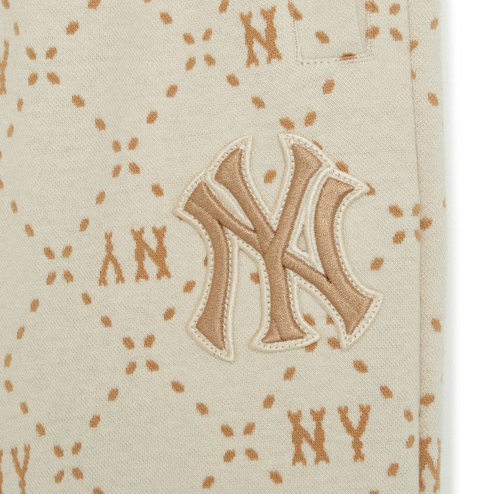 MLB Korea Unisex Dia Monogram Jacquard Oversized Sweatshirt NY Yankees Cream