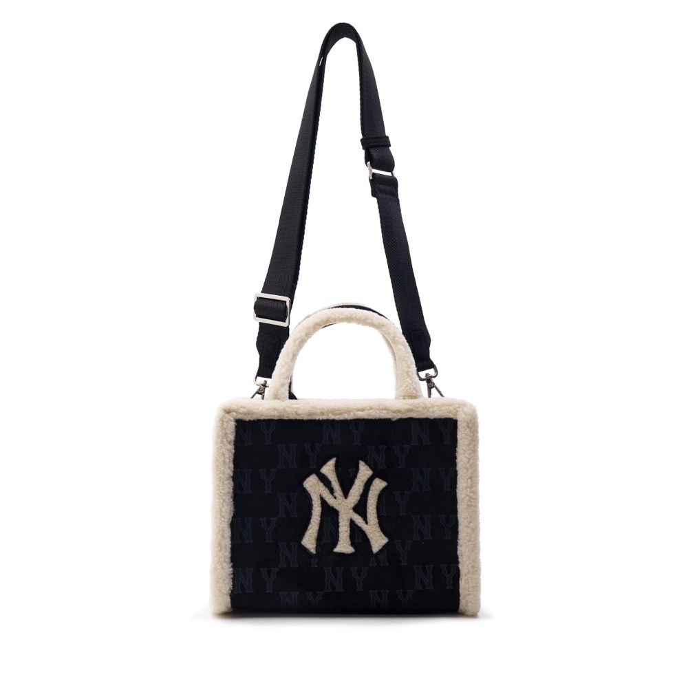The Handbag Hopefuls - The New York Times